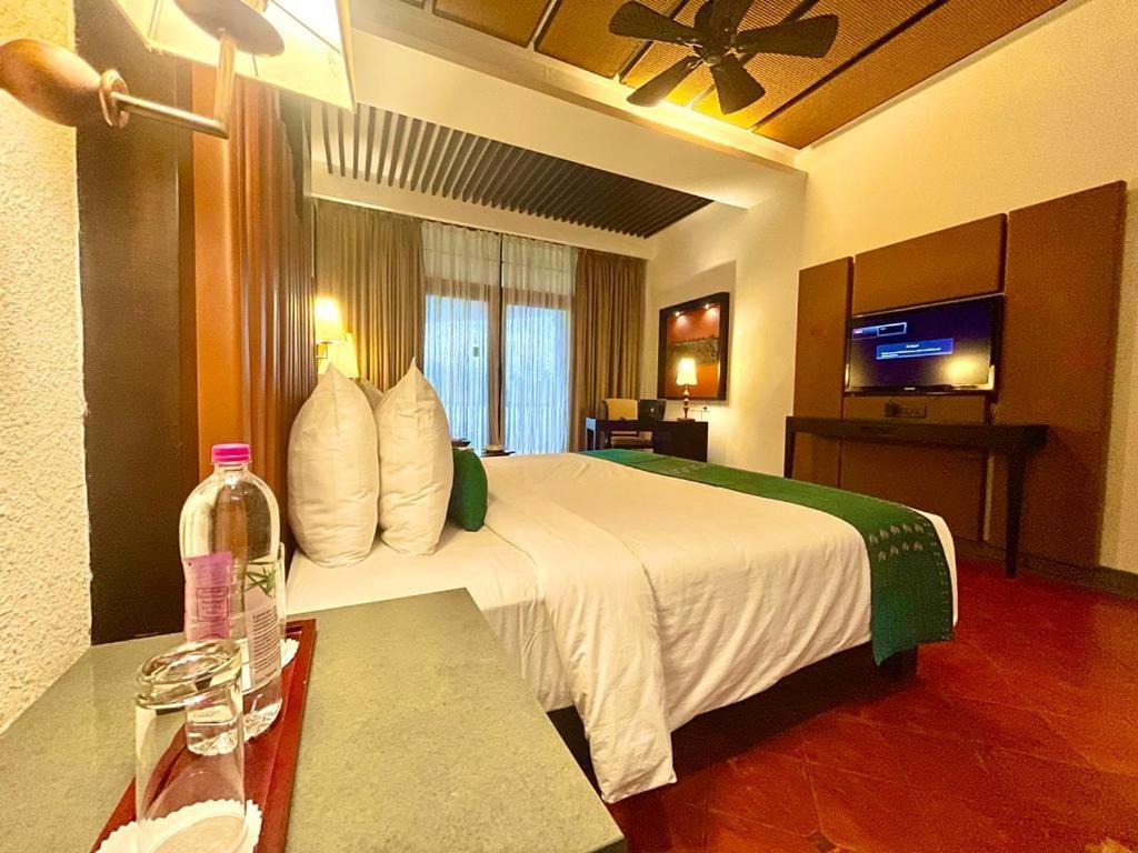 Plumeria Lake Resort & Spa Vayalār Dış mekan fotoğraf